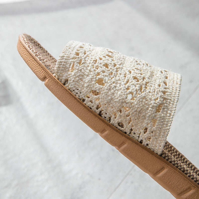 Emilia-Calou Lightweight Summery Slides