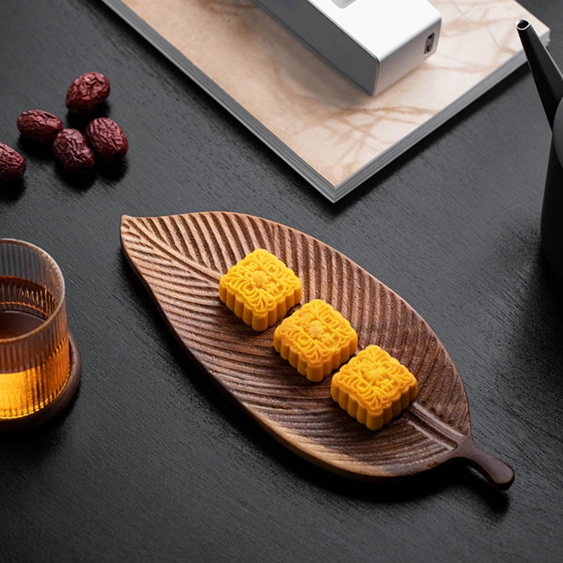 RUSTIC BITE WOODEN LEAF TRAY