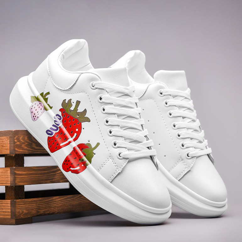 Emilia-Calou Sleek Leather Sneaker