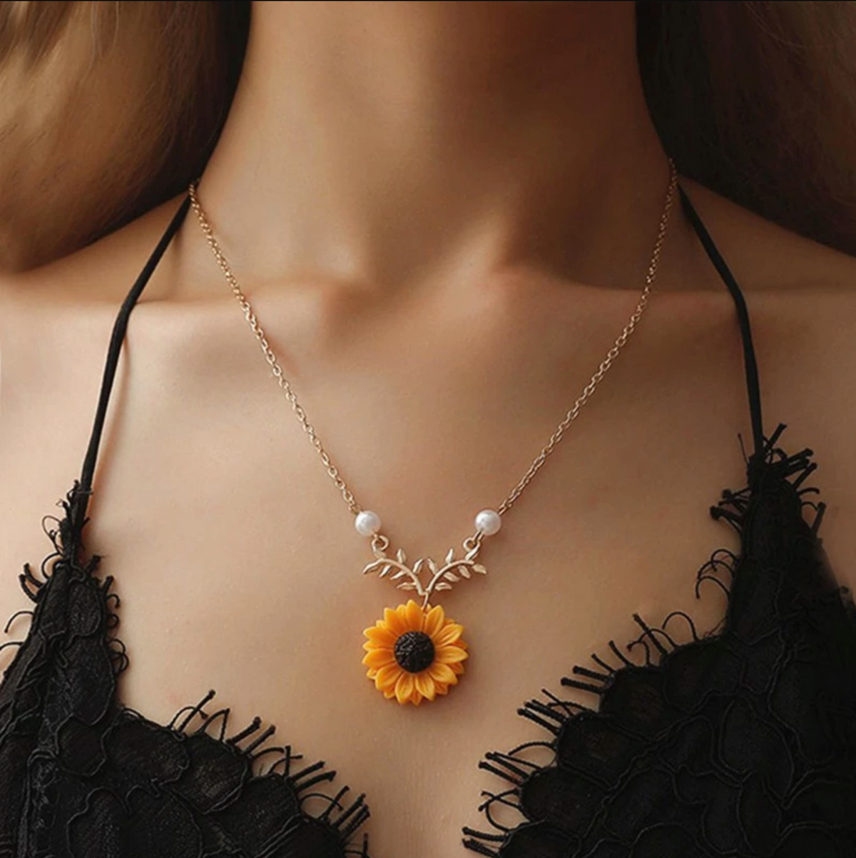 Cascacy Elegant Sunflower Necklace
