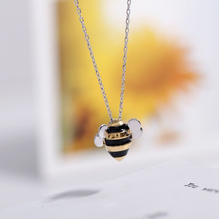 Adorable Bee Necklace Set