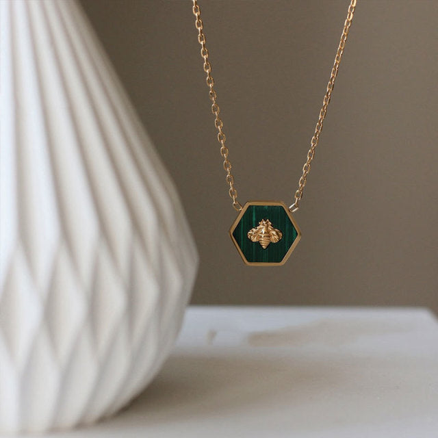 Exquisite Clavicle Bee Necklace